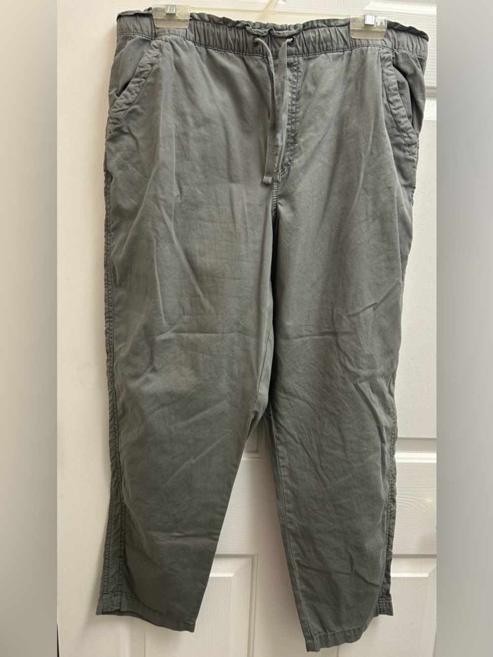 New - Never worn - No Tags - Sonoma Olive Green Drawstring Casual Pants